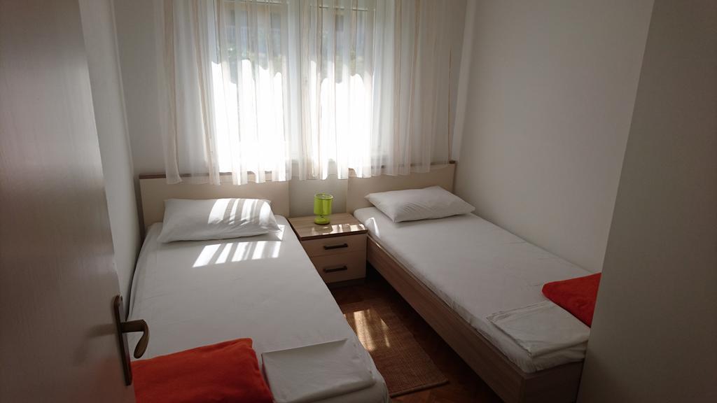 Apartments Anastazija Pag Town Buitenkant foto