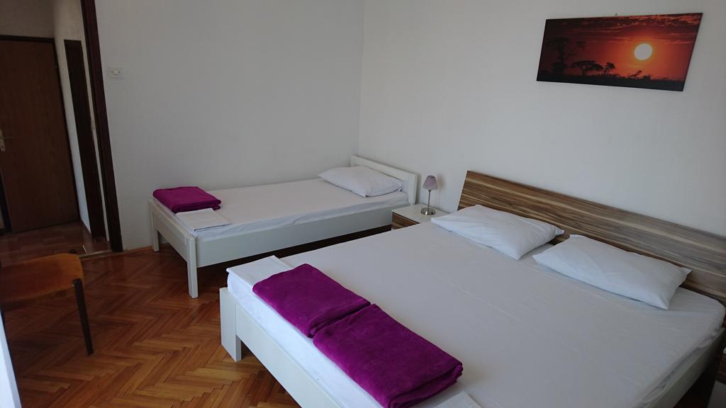 Apartments Anastazija Pag Town Buitenkant foto